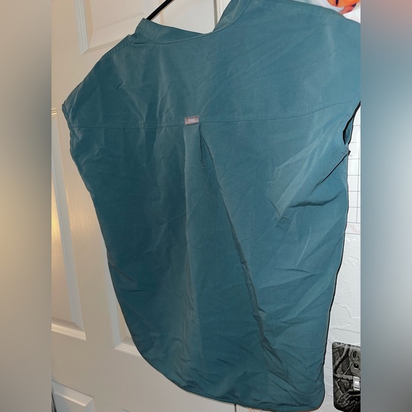 Teal Figs Top - Picture 1 of 3